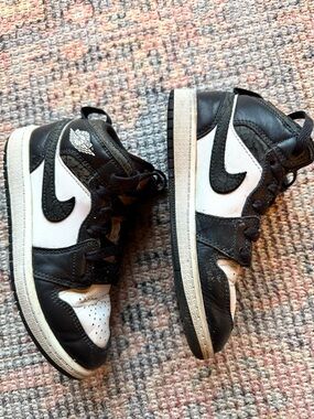Nike Jordan 1 pandas size 13.5